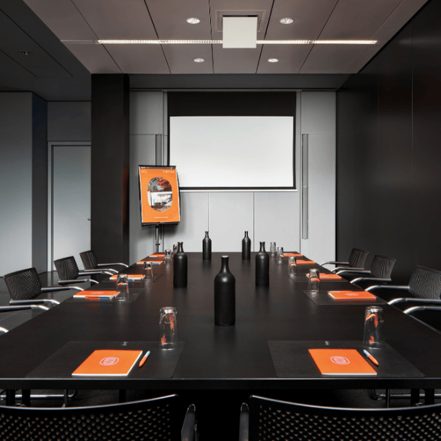 http://Meeting%20Room%20Eiffel