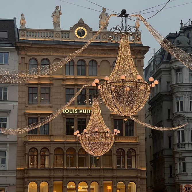 A magnificent chandelier in the decorated streets of VIenna.